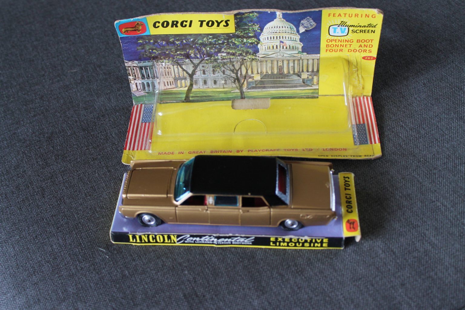 Toys 262 Lincoln Continental Diecast