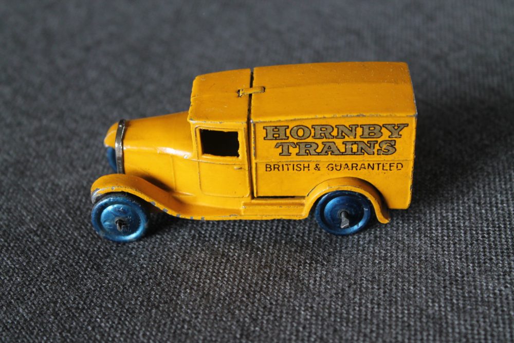 pre-war-delivery-van-type1-hornby-trains-yellow-dinky-toys-028a