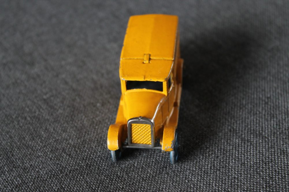 pre-war-delivery-van-type1-hornby-trains-yellow-dinky-toys-028a-front