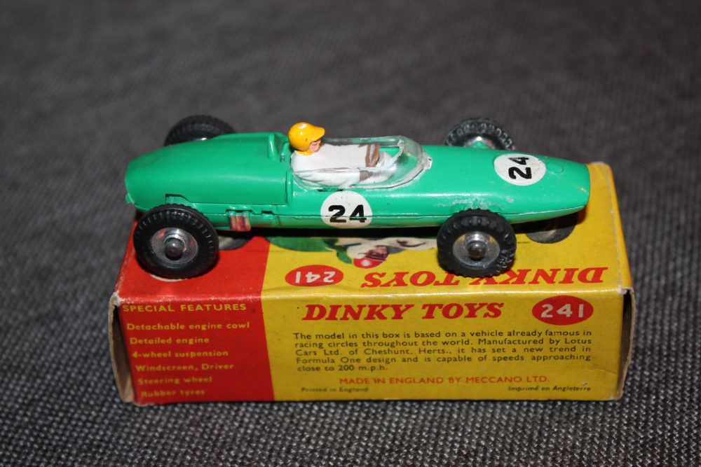 lotus-racing-car-green-yellow-helmet-dinky-toys-241-side