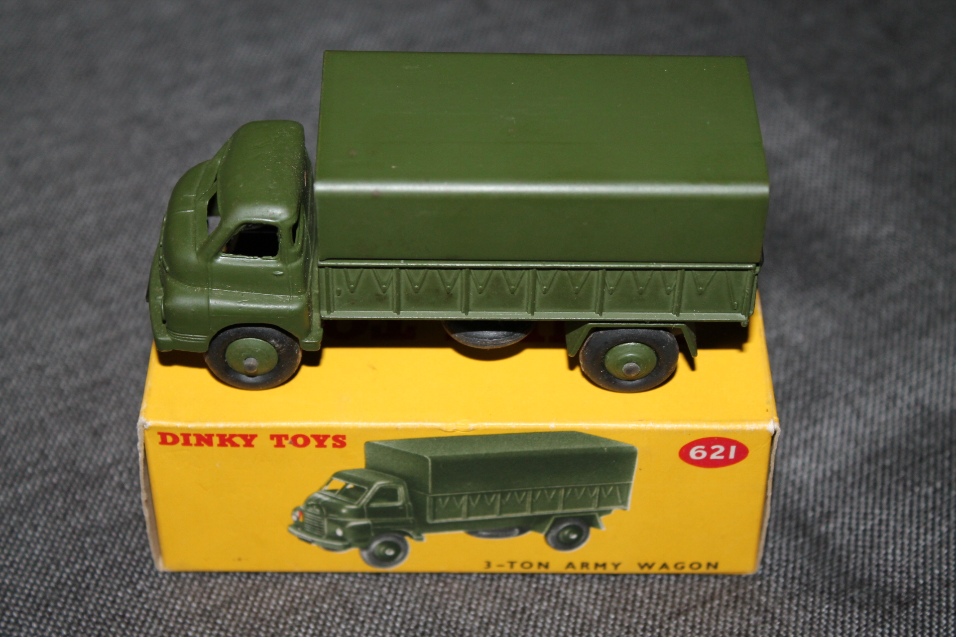 Dinky Toys 621 3-Ton Army Wagon - Diecast