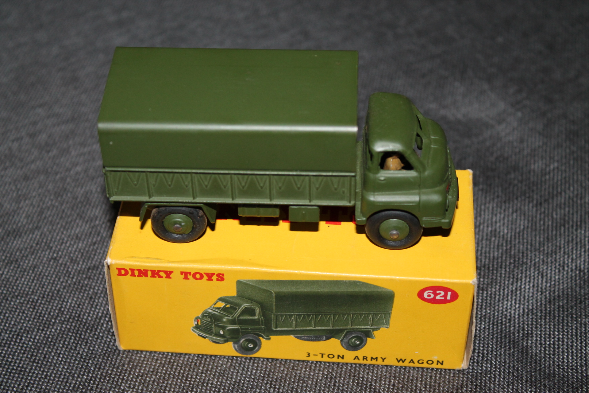 Dinky Toys 621 3-Ton Army Wagon - Diecast