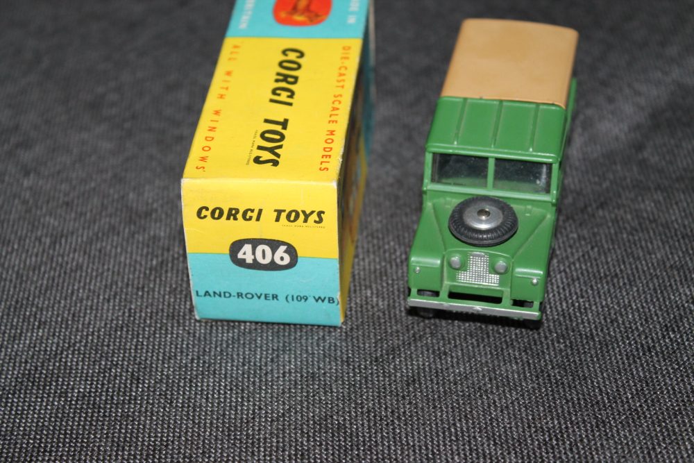 land-rover-green-and-tan-tilt-corgi-toys-406-front