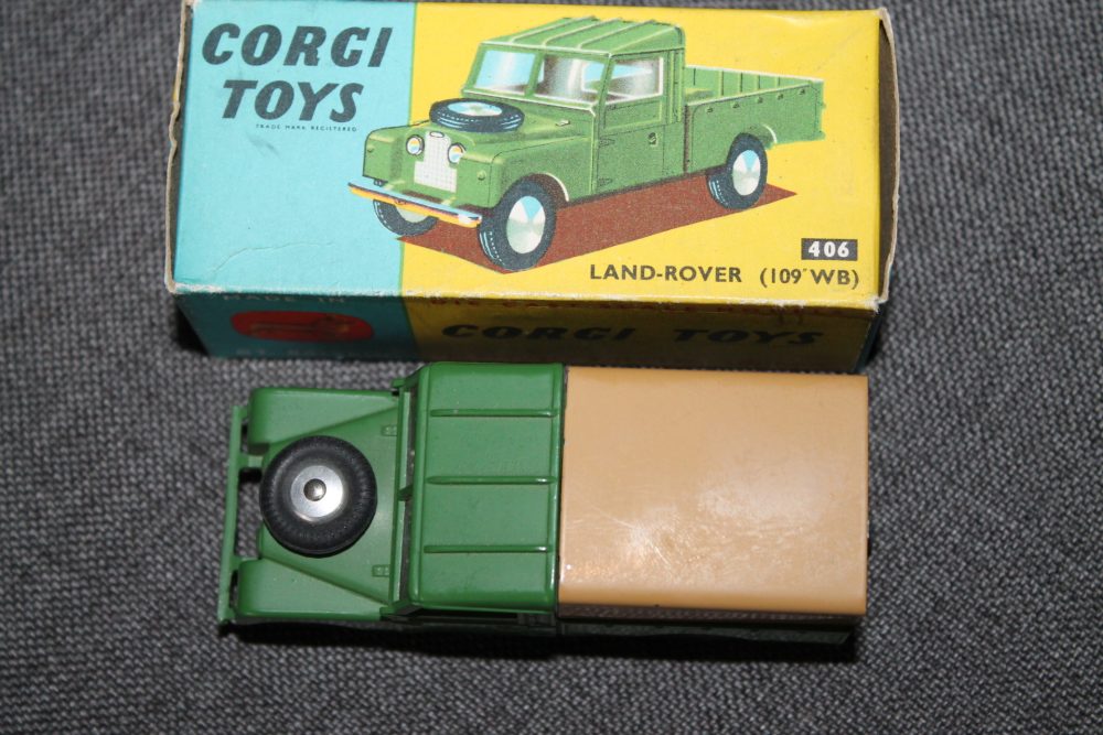 l-topand-rover-green-and-tan-tilt-corgi-toys-406