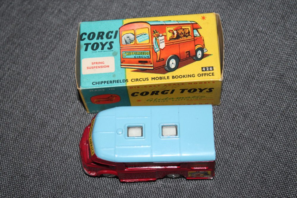 chipperfields-circus-booking-office-corgi-toys-426-top