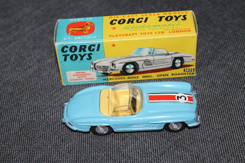 mercedes-benz-roadster-blue-and-yellow-interior-corgi-toys-303s-side