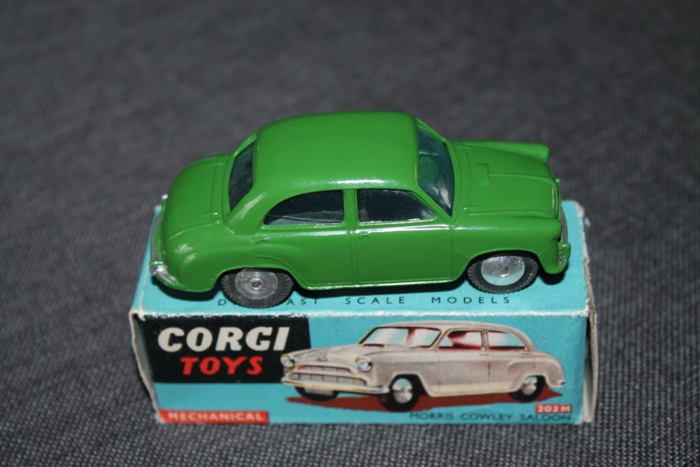 morris-cowley-mechanical-green-corgi-toys-202m-side