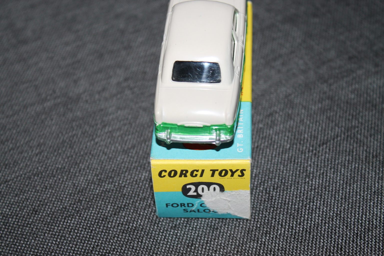 Corgi toys  Ford Consul  1/43 N° 315