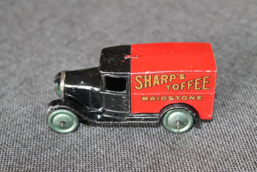 pre-war-28-series-delivery-van-sharpes-toffee-dinky-toys-028h