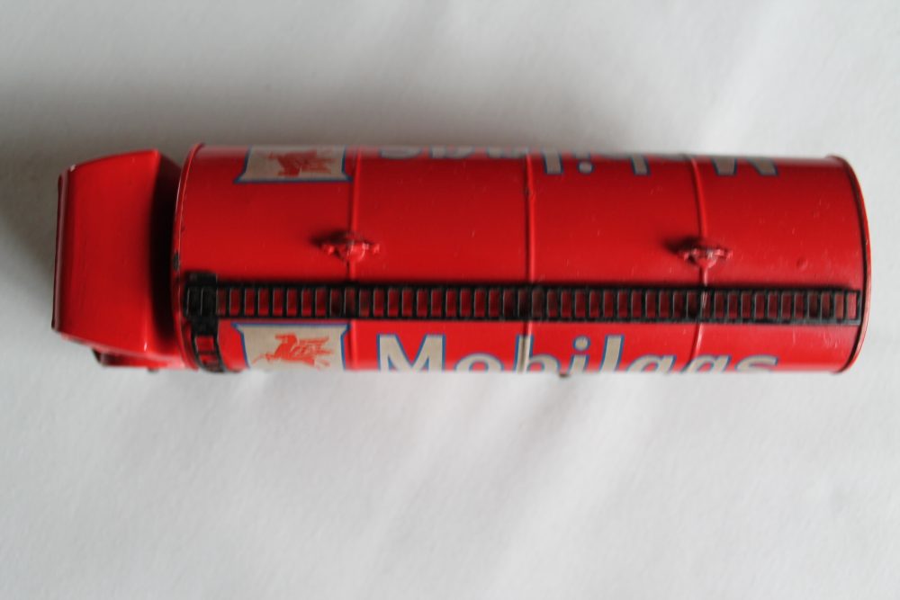 foden mobilgas tanker red caps dinky toys 504 top