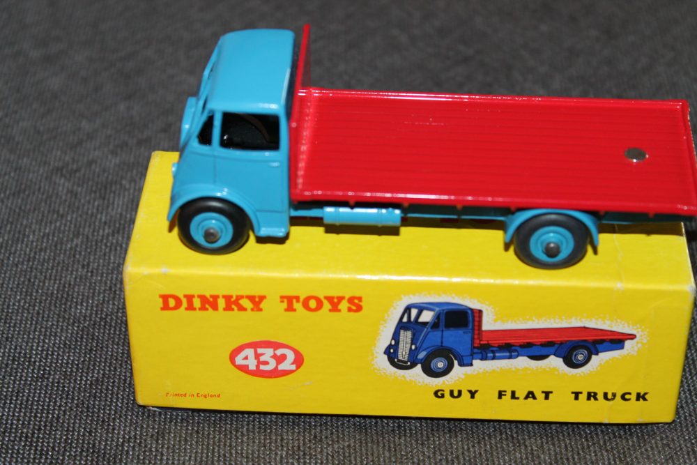 guy-flatbed-mid-blue-red-rivet-back-dinky-toys-432