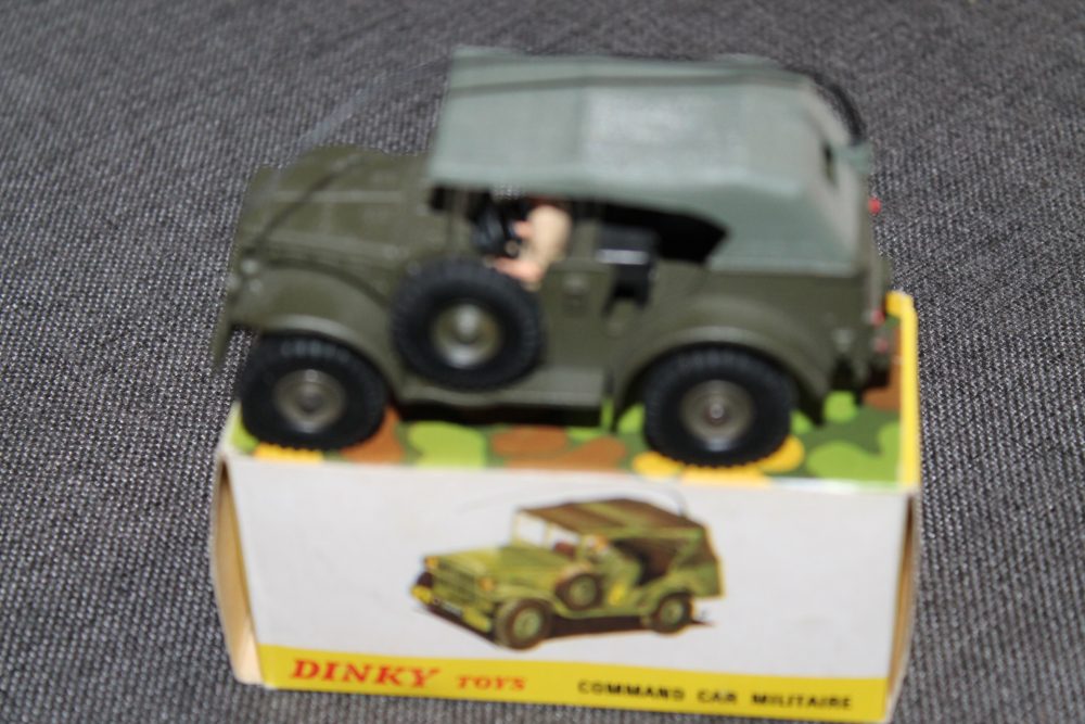 command-car-and-camouflage-net-french-dinky-toys-810