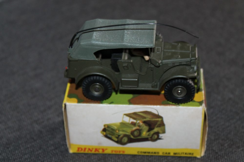 command-car-and-camouflage-net-french-dinky-toys-810-side