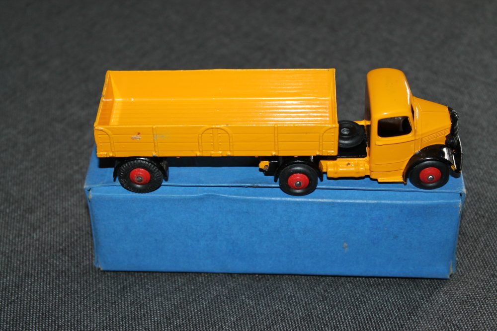 bedford-articulated-lorry-yellow-dinky-toys-521-side