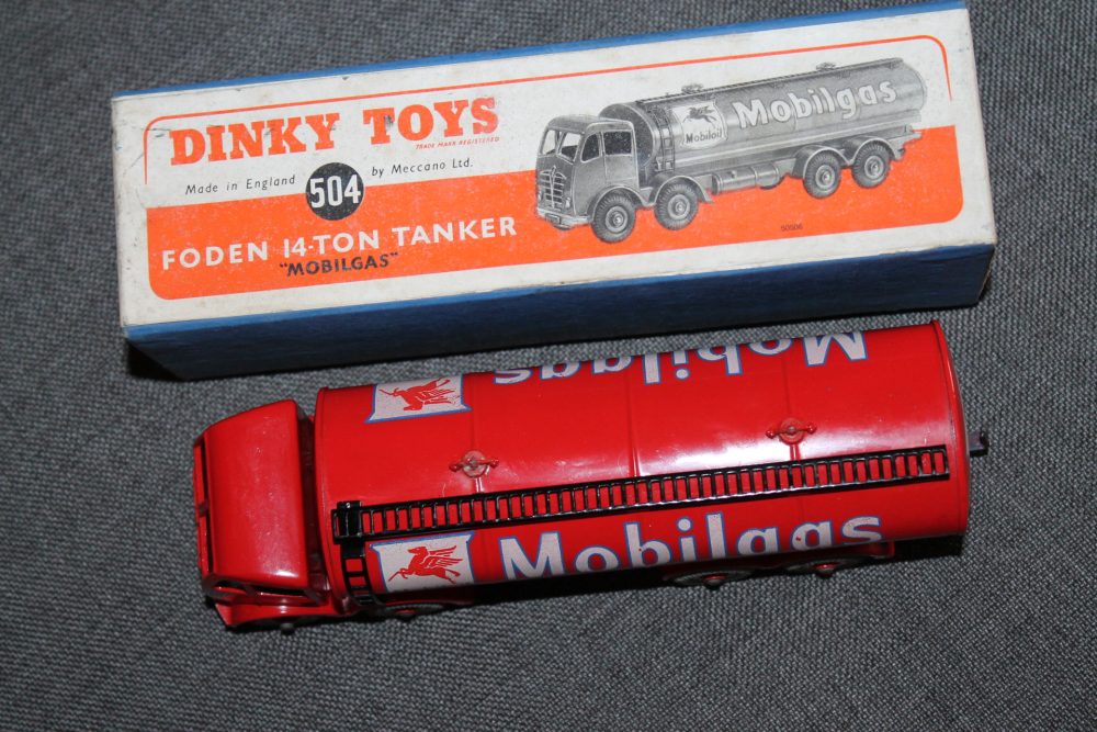 foden-2nd-cab-mobilgas-tanker-1st-issue-dinky-toys-504-top