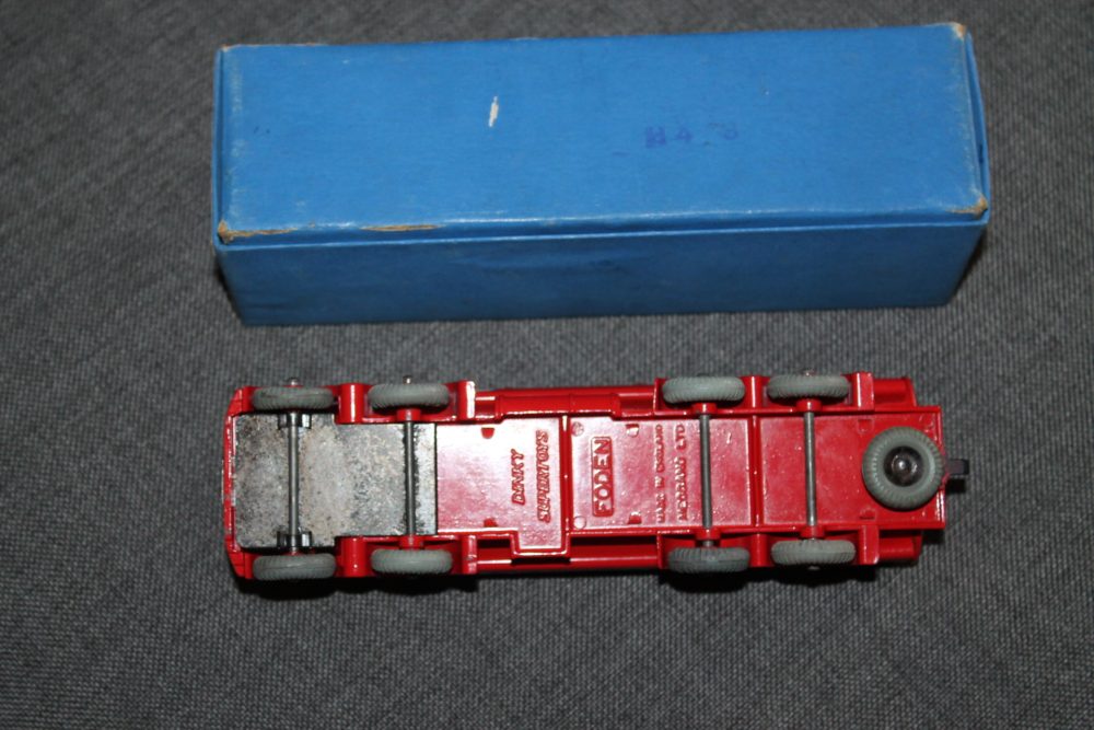 foden-2nd-cab-mobilgas-tanker-1st-issue-dinky-toys-504-base