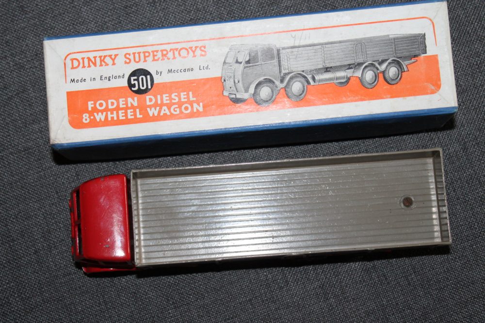 foden-1st-cab-wagon-red-taupe-silver-flash-dinky-toys-5-top01