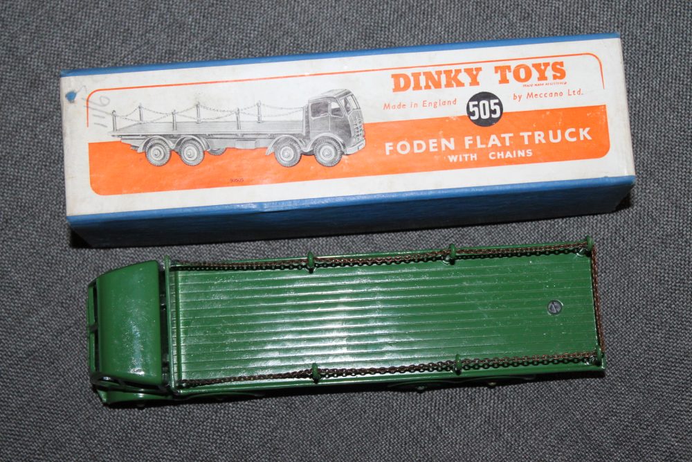 foden-2nd-cab-chain-lorry-green-dinky-toys-505-top