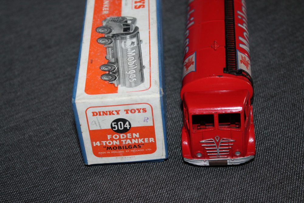 foden-mobilgas-tanker-1st-issue-dinky-toys-504-front