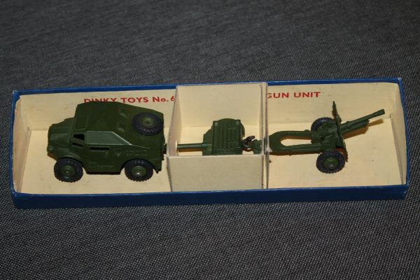 Dinky Toys 697 25-Pounder Field Gun Set - Diecast