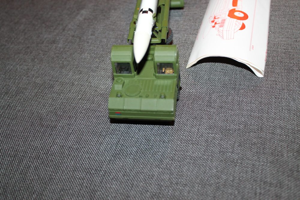 missile-erector-vehicle-dinky-toys-666-front