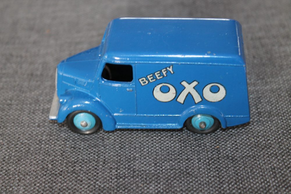 trojan-van-oxo-blue-dinky-toys-453
