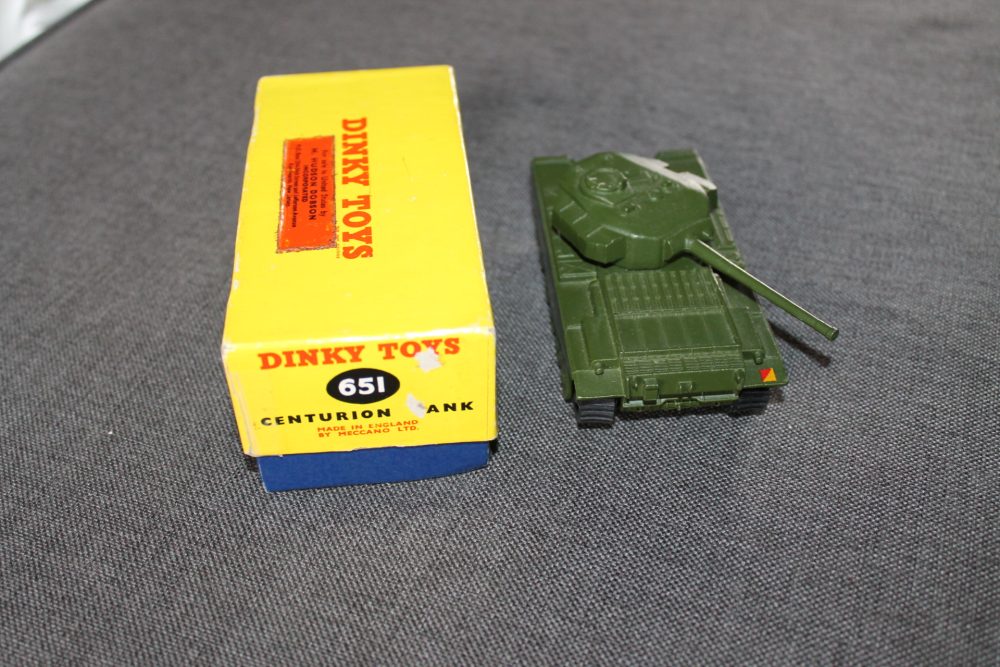 centurian-tank-semi-gloss-green-dinky-toys-651-front