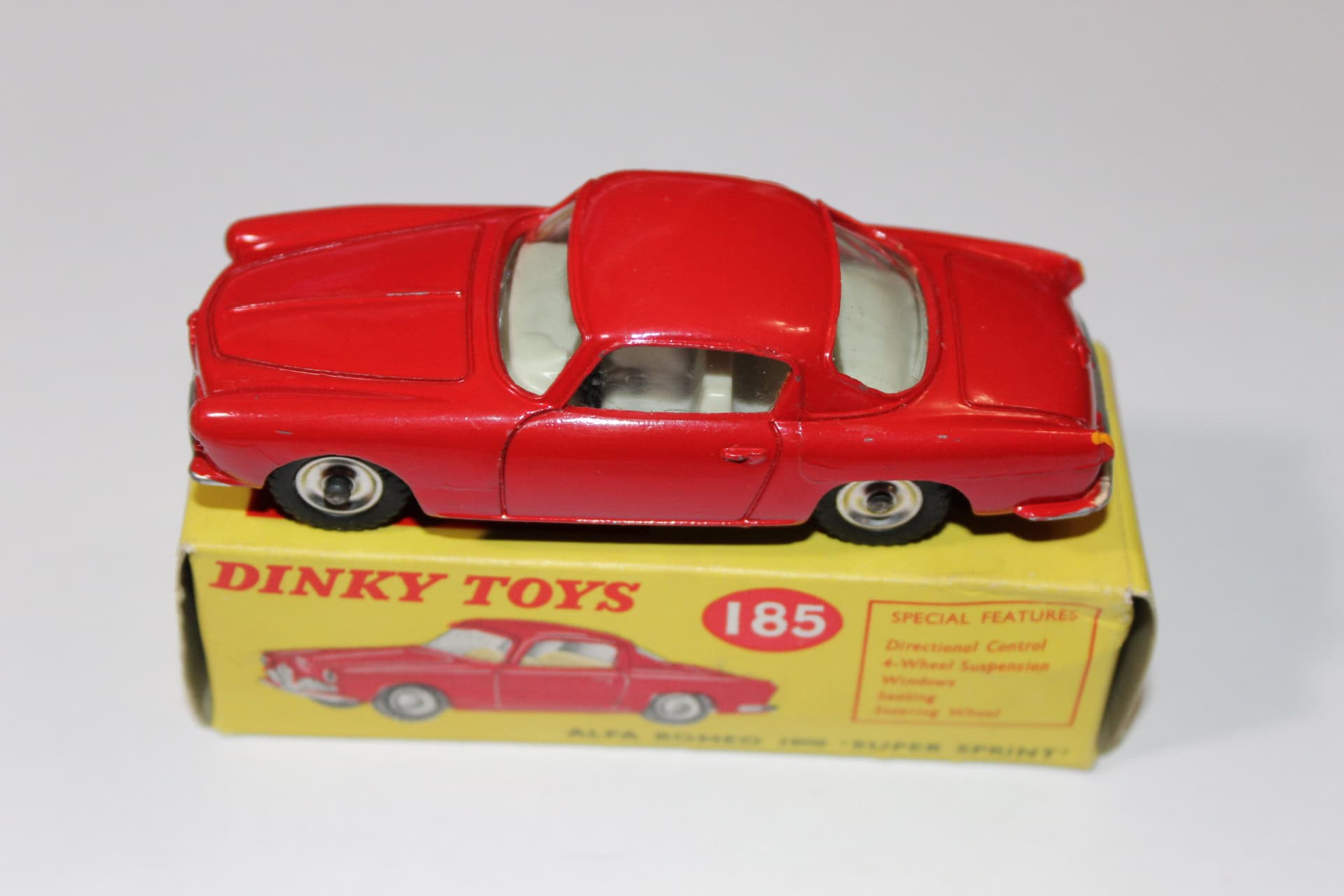 DINKY TOYS (éditions atlas) - Coupé Alfa Roméo 1900 super Sprint Ref