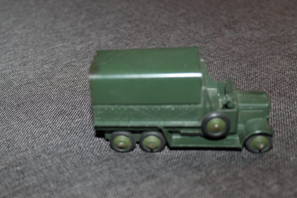 six-wheel-covered-wagon-dark-gloss-green-dinky-toys-151b-side