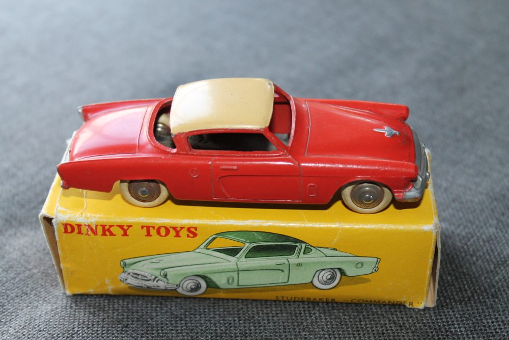 studebaker-commander-burnt-orange-and-tan-french-dinky-toys-24y-side