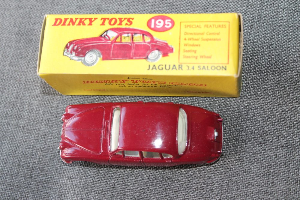 jaguar-3.4-saloon-maroon-dinky-toys-195-top