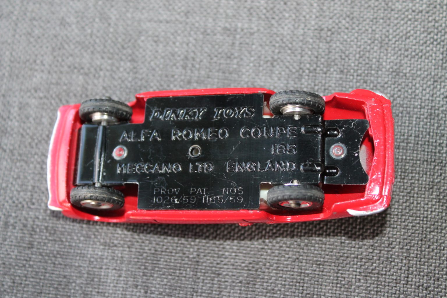 Miniature Dinky Toys Alfa Romeo 1900 Super Sprint 1:43 - Avec Vitres Et Jantes Convexes - Occasion