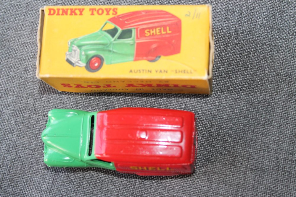 austin-shell-van-dinky-toys-470-top