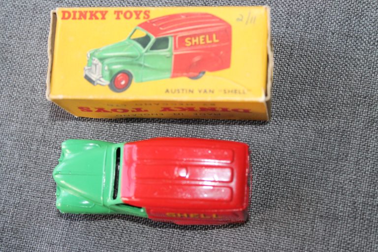 Dinky Toys 470 Austin Shell Van Diecast 3325