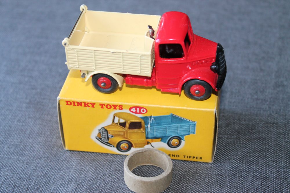 bedford-end-tipper-red-and-cream-no-windows-dinky-toys-410-side