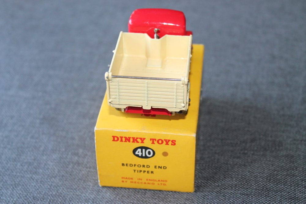 bedford-end-tipper-red-and-cream-no-windows-dinky-toys-410-back