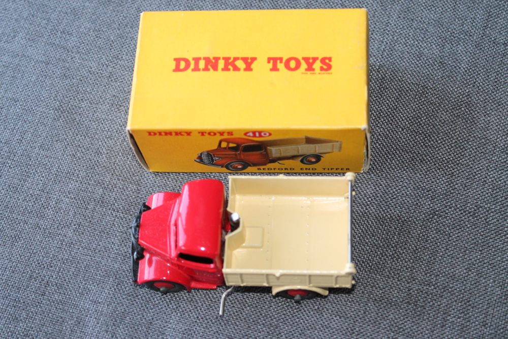 bedford-end-tipper-red-and-cream-no-windows-dinky-toys-410-top
