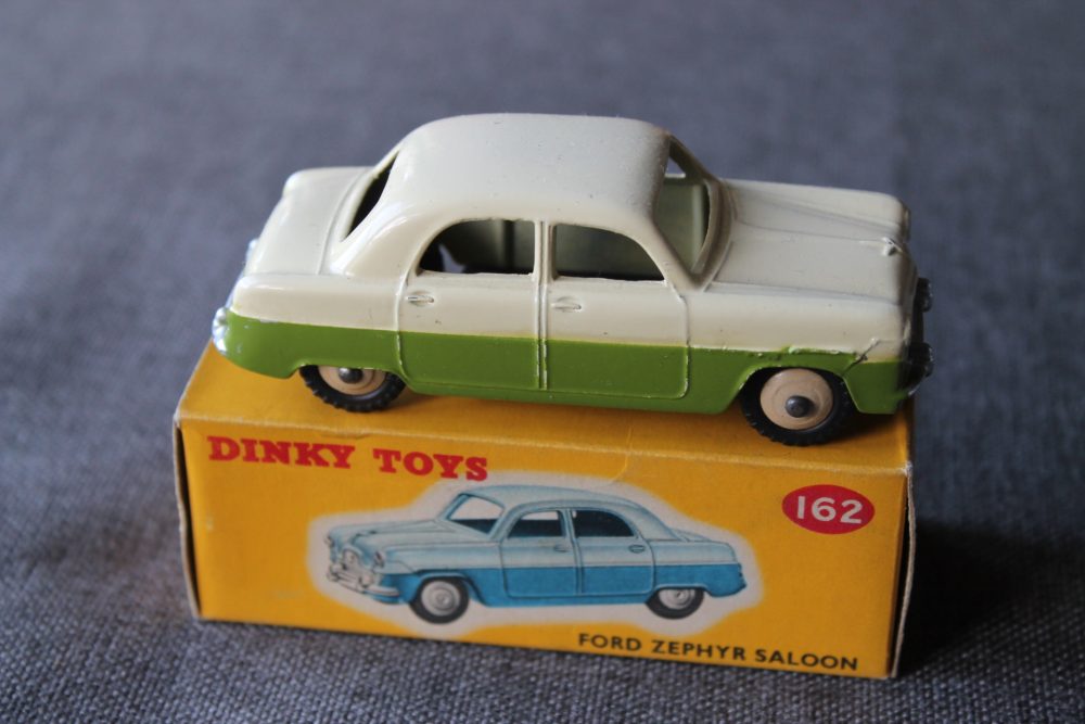 ford-zephyr-lime-green-and-cream-and-beige-wheels-dinky-toys-162-side