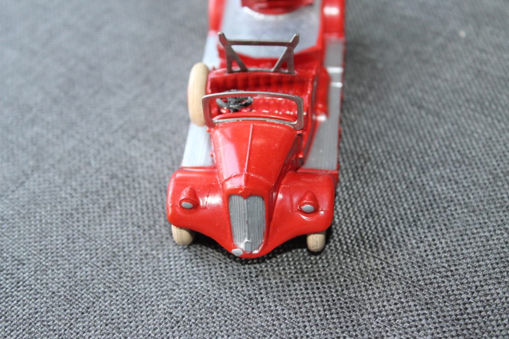 delahaye fire engine-1st-issue-french-dinky-032d front
