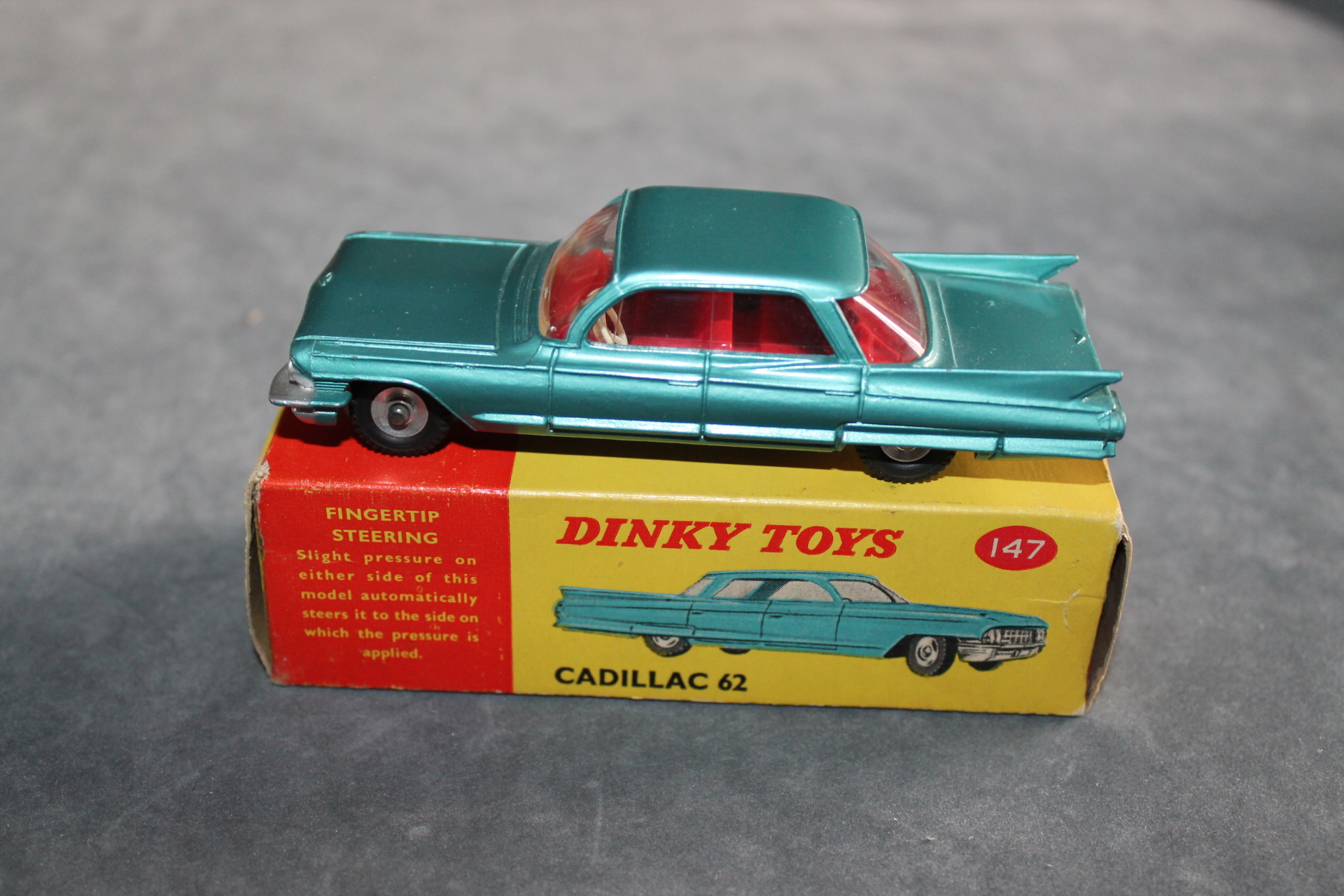 Dinky Toys Cadillac popular 147 with original box