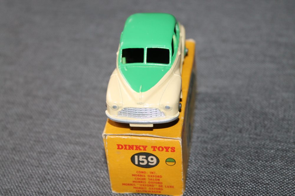 morris oxford green and cream dinky toys 159 front