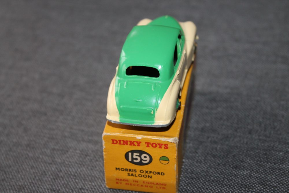 morris oxford green and cream dinky toys 159 back