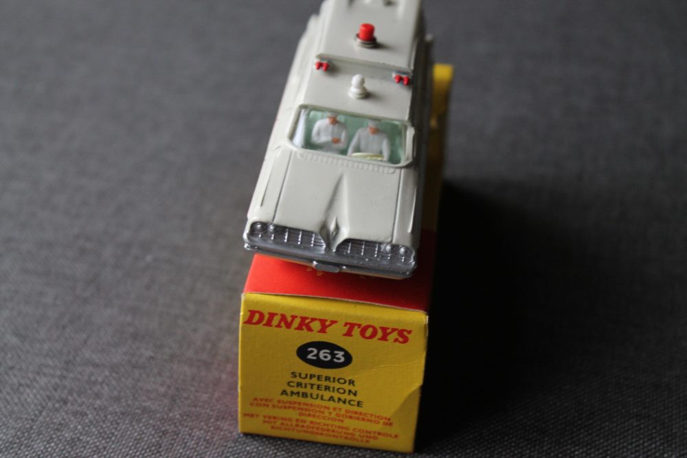 cadillac superior criterian ambulance dinky toys 263 front