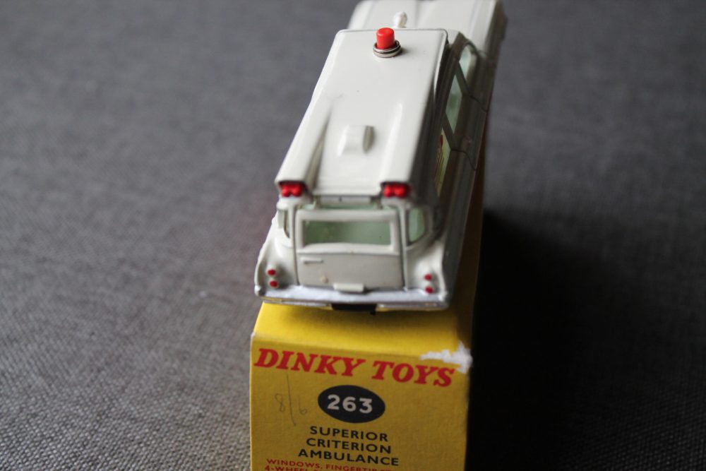 cadillac superior criterian ambulance dinky toys 263 back
