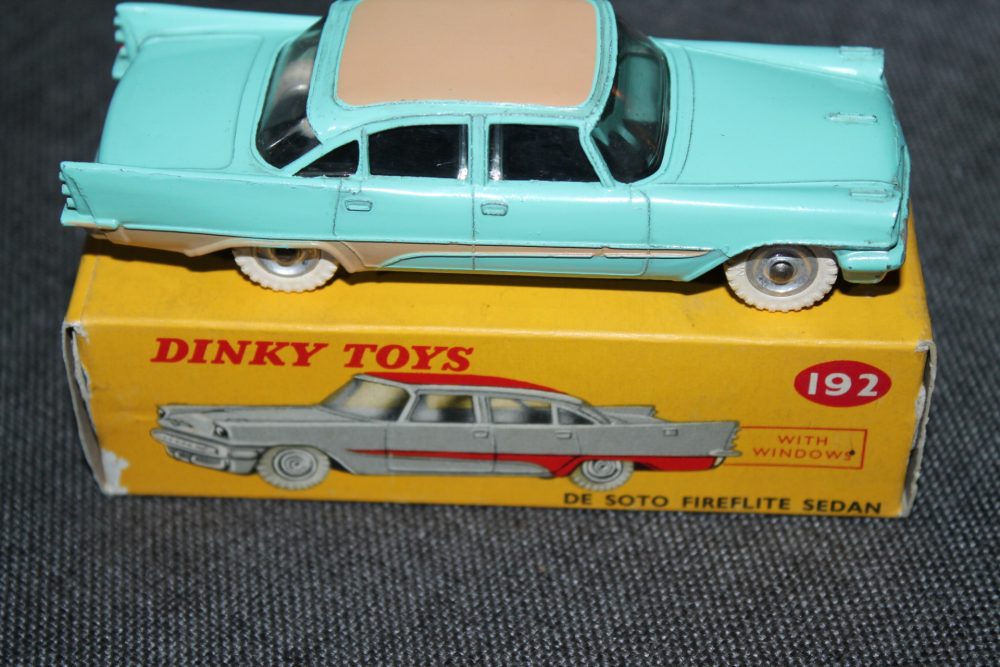 de soto fireflite turquiose dinky toys 192 side