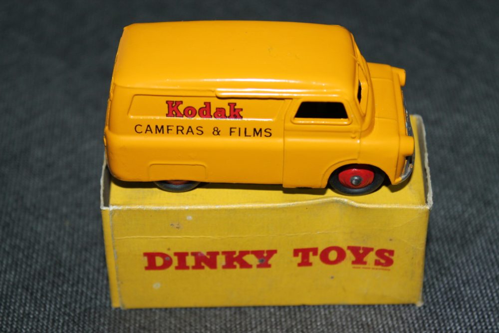 bedford kodak van yellow dinky toys 480 side