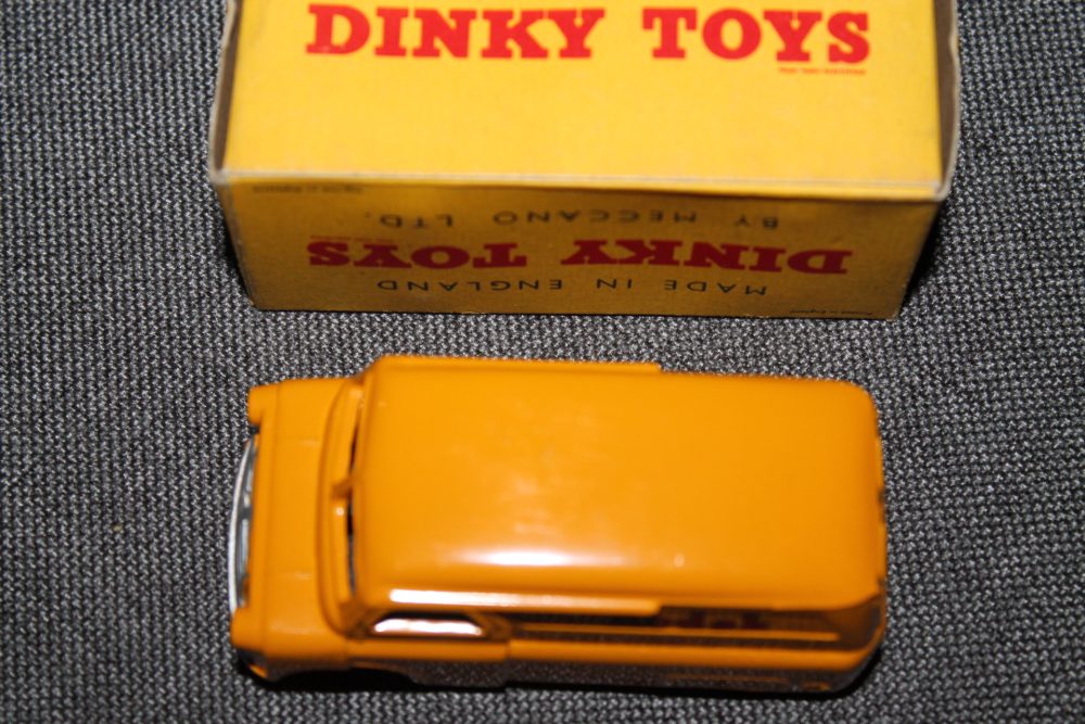 bedford kodak van yellow dinky toys 480 -top