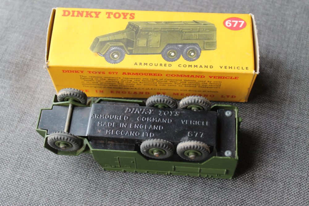 armoured command vehicle dinky toys 677 base