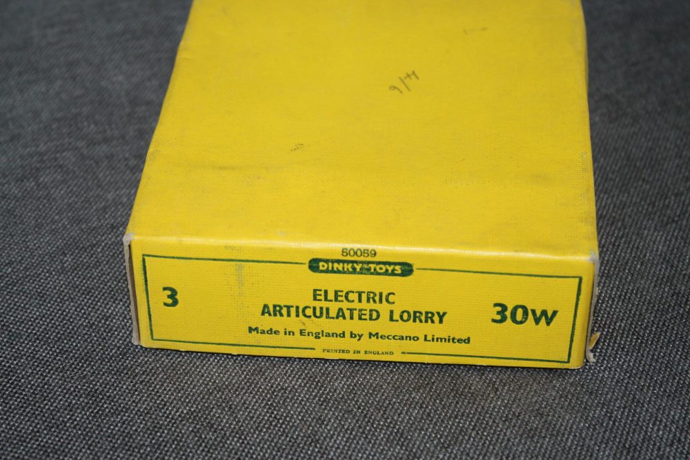 hindle smart electric artic lorries dinky toys 30w trade box closed box