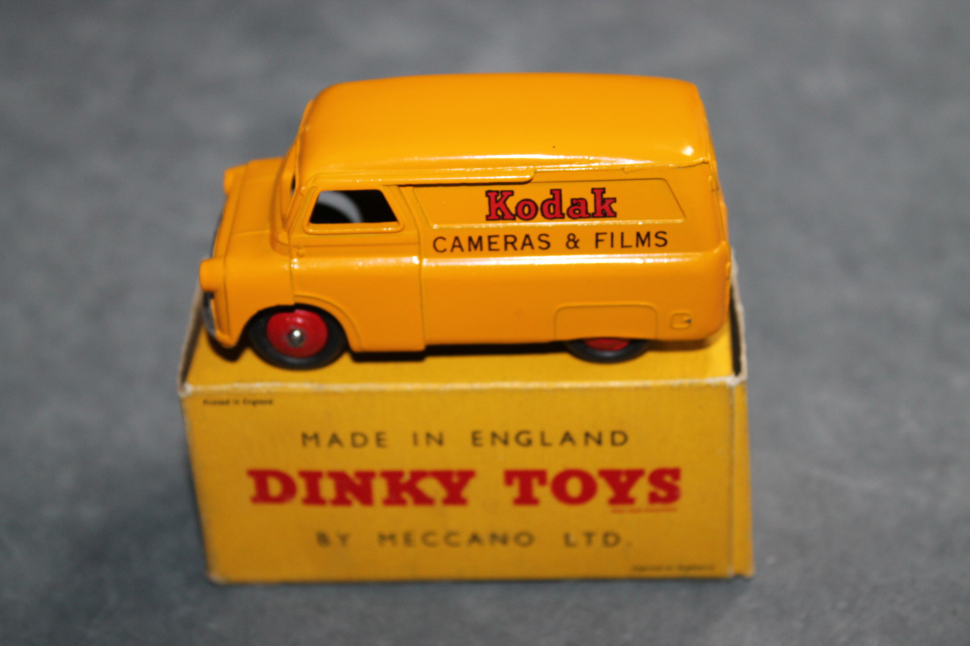 Dinky Toys 480 Bedford Kodak Cameras & Films – Camion Publicitaire Métal 1956 Angleterre